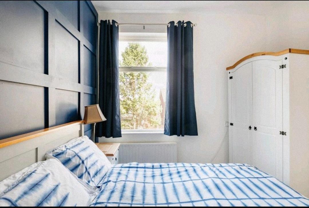 Atrium House Guest House Hazel Grove Esterno foto