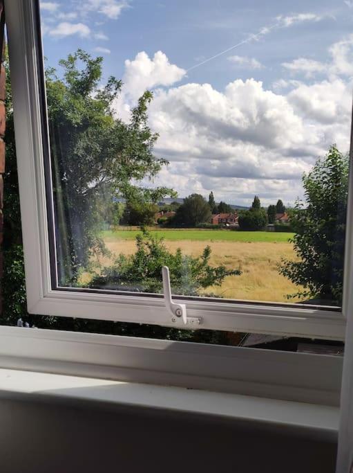 Atrium House Guest House Hazel Grove Esterno foto